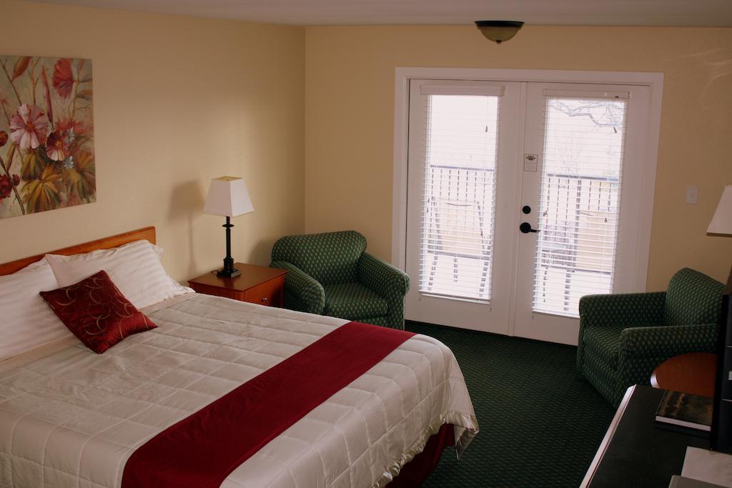 Whitney Mountain Lodge Lost Bridge Village Room photo