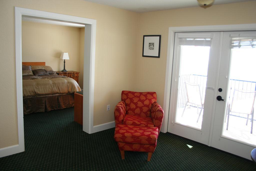 Whitney Mountain Lodge Lost Bridge Village Room photo