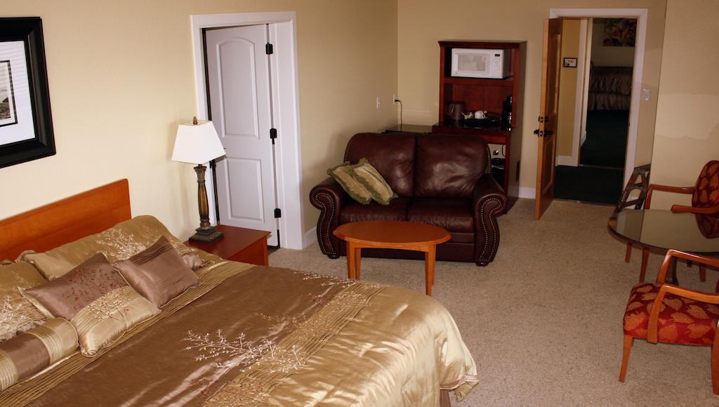 Whitney Mountain Lodge Lost Bridge Village Room photo